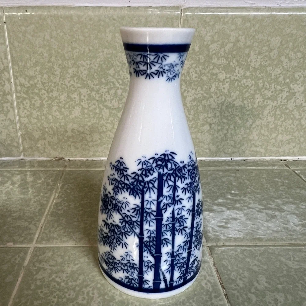 Vintage Japanese Blue & White Porcelain Bamboo‎ Sake Carafe Tokkuri Bottle 5.25